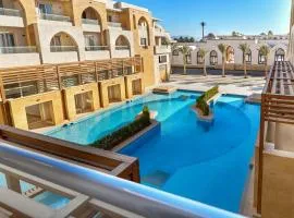 Peaks- Sahl Hasheesh , Edelma 2BR Pool View Suite