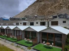 Horizon Resort Attabad Lake Hunza