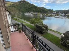 Villa am Moselufer, Balkon mit Flussblick, 82qm, Traben-Trarbach