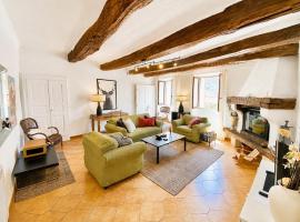 Cabris Village - Elegant Family House, hotel i Cabris