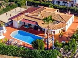 ALGARVE ONE - 8 rooms, 2 kitchens with pool, billiard table and Beach-Volleyball Court