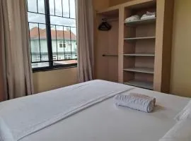 Stunning 2BR in Dar Beach, Dining, Transit Nearby apt no 4