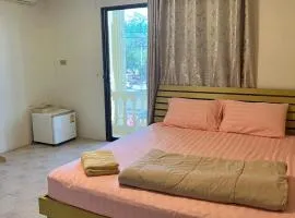 Sky&Sea Guesthouse Cha am TK
