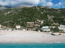 Avaris Hotel