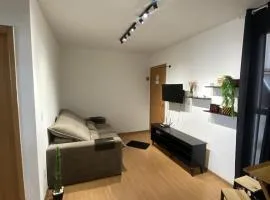 Apt Moderno e Confortavel 7 min do Centro em 7L