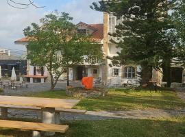 Planazo House, hotel u gradu 'Arnuero'