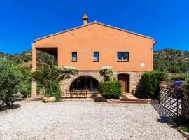 Casa rural en Terra Alta con vistas al Tossal d'Engrilló, cerca de la Vía Verde, espacios exteriores, doble barbacoa, ideal para familias, grupos y mascotas