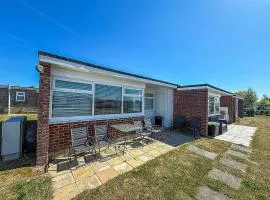Lovely Chalet With Free Wi-Fi At Green Farm Park, Norfolk Ref 43395G