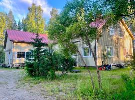 Hyvän Elämän Koulun huoneisto Good Life Homestay Apartment, hotel u gradu Ahmovaara