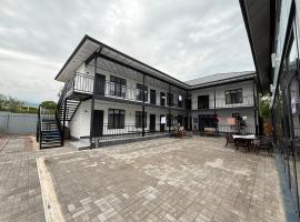 Edelweiss 2, hotel a Bosteri