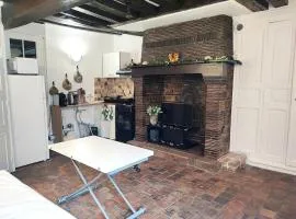 Cottage spirit in Normandy - typical studio
