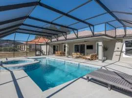 Villa Bennett NEW 4-bedroom with pool & spa