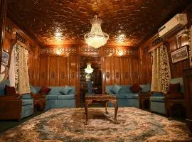 Mughal suit