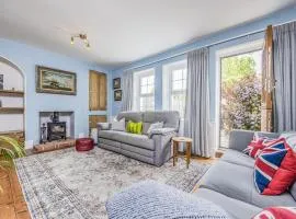 Number 2 Admiralty Cottages - Pass the Keys