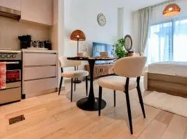 Yas Waterfront Studio - Chic Waterfront Escape