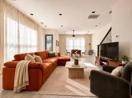Houston House Downtown Room Stays