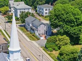 Historic Mystic Home, Walk to Seaport and Downtown