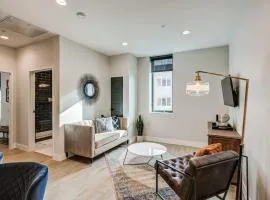 Chic Tennyson St Retreat - Walk to Shops & Cafes