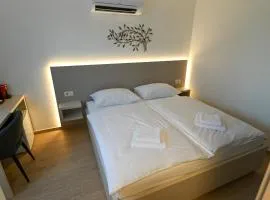 Terra rossa rooms