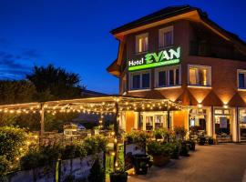 Hotel Evan u Hoffera with free parking, hotel v mestu Topoľčany