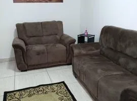 Casa com churrasqueira – Próx. Shopping Comércios