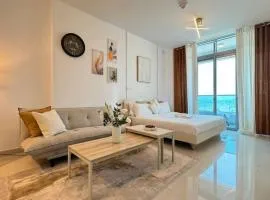Julphar Studio -Luxe Urban Retreat