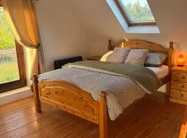 THE FARMHOUSE Room 2