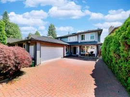 Oceanside Luxury King Suite Close to Ferry