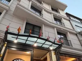Eliza Hotel