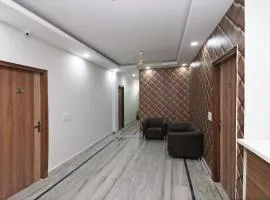 Capital O Esscon House Near Payal Cinema