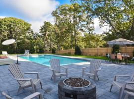 Heated Saltwater Pool Hot Tub, hotel di Eastham
