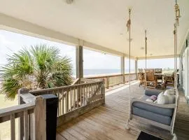 Beachfront Fire Pit Gourmet Kitchen Views