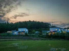 Stay Pool Villa Gangneung