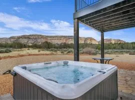 Red Canyon Casita-Brand New, Views, Hot Tub, Near Zion & Bryce