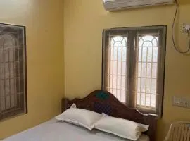 Singaravel Home Stay