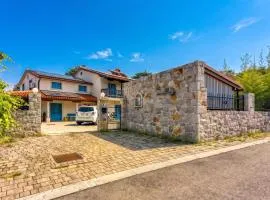 Villa Salamander Suite - Garden & EV charger - Happy Rentals
