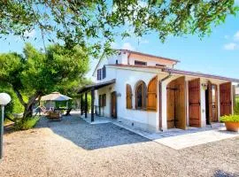 Villa Janela Escape & Retreat, 30m from the Beach - Happy Rentals