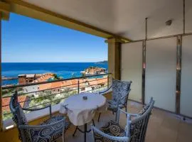 BMV room with east island view