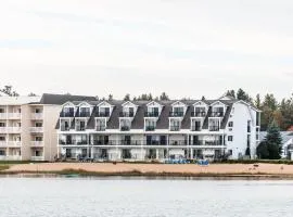 Quality Inn & Suites Mackinaw City Beachfront