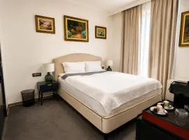 The Square Hotel