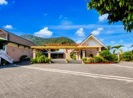 Hotel O near Tawangmangu Wonder Park formerly Komajaya Komaratih, ξενοδοχείο σε Karanganyar