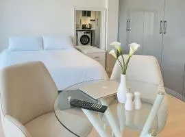 Beautiful Apartment in Newlands