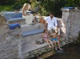 Les pieds dans l'eau, à 2 heures de Paris, village médiéval Ecosssais