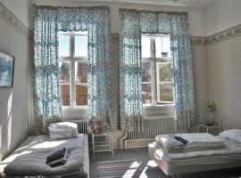 Tivedens Hostel-Vandrarhem, hotel v destinaci Karlsborg