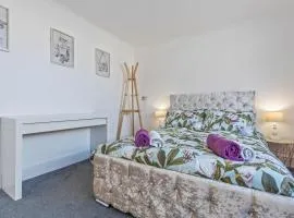 3 Bedroom Bungalow, Van & Car Parking, WIFI, Sleeps 6
