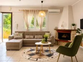 Yellow Tulip Apartment, Cozy Village Stay near Thessaloniki