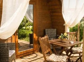 Moment's in Nature Vineyard Bungalows Pool & Jacuzzi