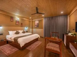 The Nature Trail Kufri l Family Events I Multi Cuisine Restaurant l Sky Bonfire l Lift l Power Backup l Free Parking l Kufri By Exotic Stays