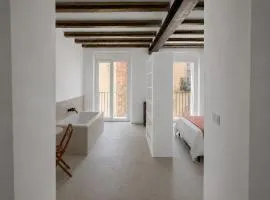 Port Apartsuite Bath Experience