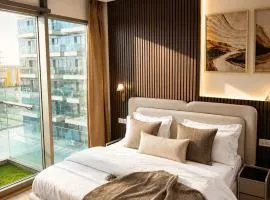 Skyview Luxe Suit Infinity Pool Private Balcony